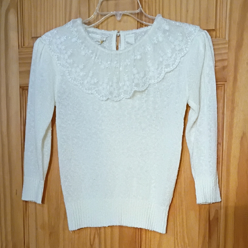 Vintage White Lace Collar 3/4 Sleeve Sweater